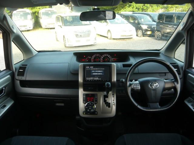 Ref:AUX-24160625 TOYOTA NOAH 2012 3 Ref:AUX-24160625 TOYOTA NOAH 2012 - Image 3