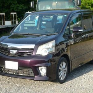 2012 Toyota Noah purple gasoline used car Japan export