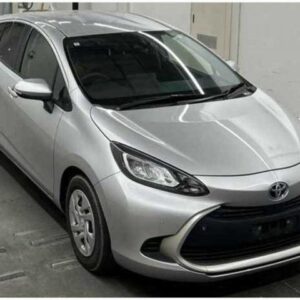 2021 Toyota Aqua silver gasoline used car Japan export