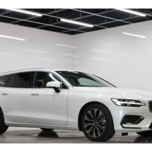 2022 Volvo V60 pearl hybrid used car Japan export