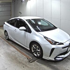 2020 Toyota Prius pearl gasoline used car Japan export