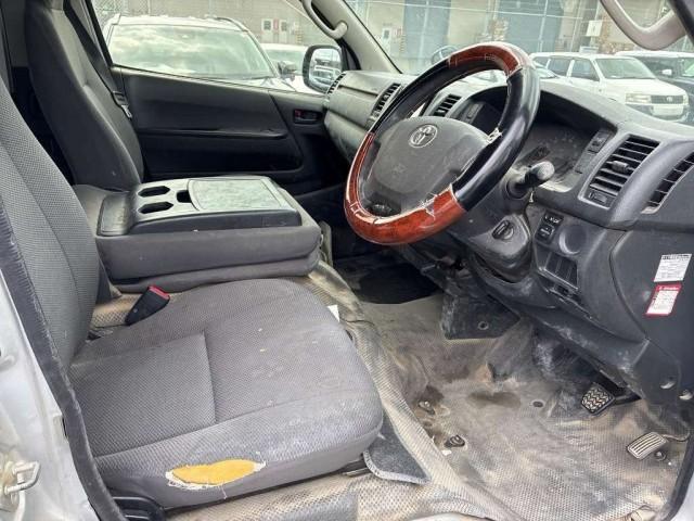 Ref:AUX-24199490 TOYOTA HIACE VAN 2016 4 Ref:AUX-24199490 TOYOTA HIACE VAN 2016 - Image 4