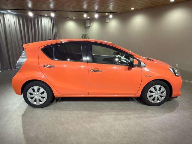 Ref:AUX-24217040 TOYOTA AQUA 2012 4 Ref:AUX-24217040 TOYOTA AQUA 2012 - Image 4