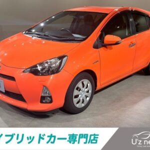 2012 Toyota Aqua orange hybrid used car Japan export