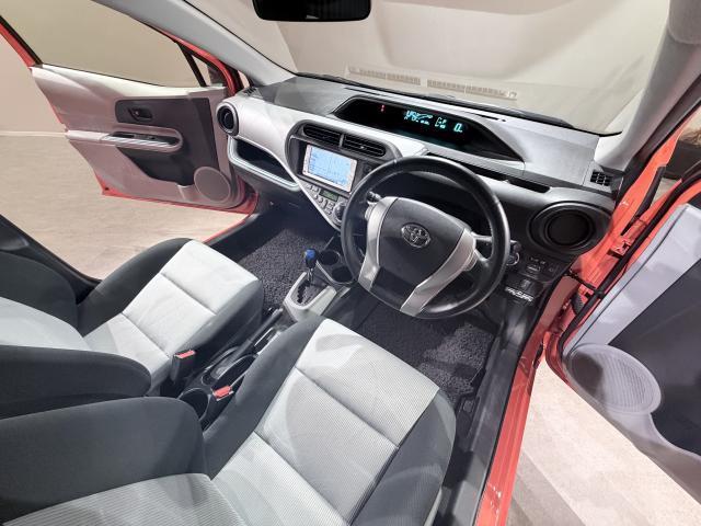 Ref:AUX-24217040 TOYOTA AQUA 2012 6 Ref:AUX-24217040 TOYOTA AQUA 2012 - Image 6