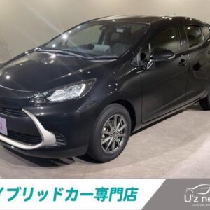 2022 Toyota Aqua black hybrid used car Japan export