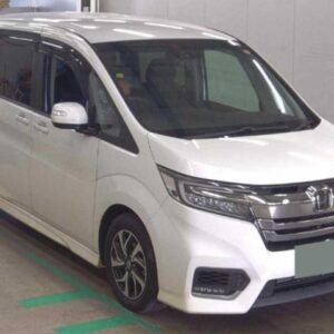 2018 Honda Stepwagon Spada pearl gasoline used car Japan export