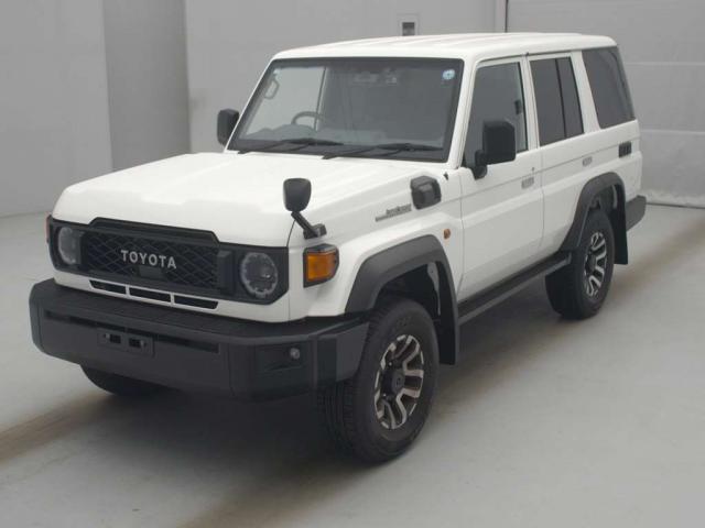 Ref:AUX-24224419 TOYOTA LAND CRUISER 70 2026 1 2026 Toyota Land Cruiser 70 white diesel used car Japan export
