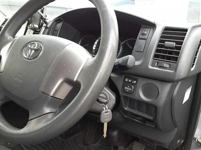 Ref:AUX-24224541 TOYOTA HIACE VAN 2016 4 Ref:AUX-24224541 TOYOTA HIACE VAN 2016 - Image 4