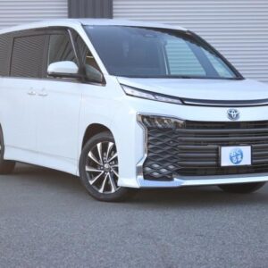 2025 Toyota Voxy pearl hybrid used car Japan export