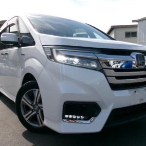 2017 Honda Stepwagon Spada pearl hybrid used car Japan export