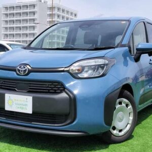 2023 Toyota Sienta blue gasoline used car Japan export