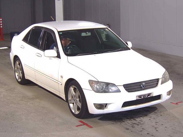 Ref:AUX-24233198 TOYOTA ALTEZZA 2004 1 2004 Toyota Altezza white gasoline used car Japan export
