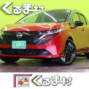 2025 Nissan Aura red hybrid used car Japan export