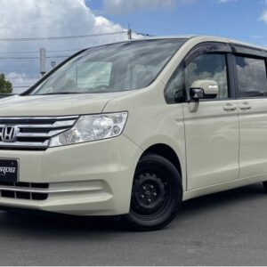 2013 Honda Stepwagon white gasoline used car Japan export