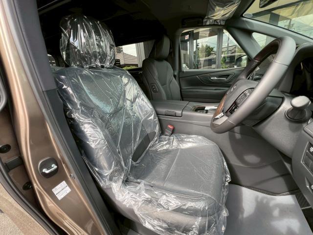 Ref:AUX-24239981 TOYOTA ALPHARD 2026 4 Ref:AUX-24239981 TOYOTA ALPHARD 2026 - Image 4
