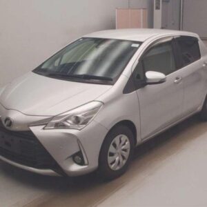 2019 Toyota Vitz silver gasoline used car Japan export
