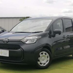 2023 Toyota Sienta gray gasoline used car Japan export