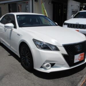 2014 Toyota Crown Hybrid pearl gasoline used car Japan export