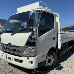 2021 Hino Dutro white diesel used car Japan export