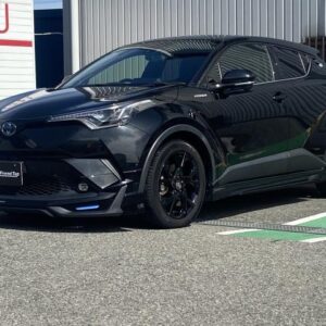 2019 Toyota C-Hr black hybrid used car Japan export