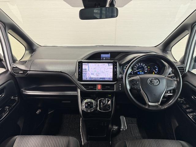 Ref:AUX-24254247 TOYOTA VOXY 2018 2 Ref:AUX-24254247 TOYOTA VOXY 2018 - Image 2