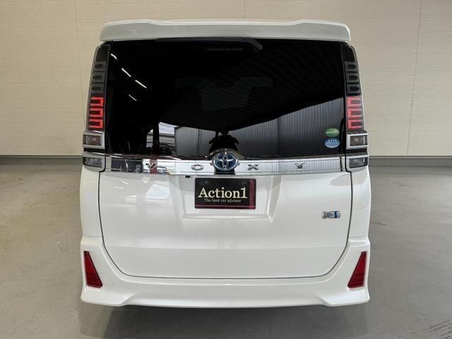 Ref:AUX-24254247 TOYOTA VOXY 2018 5 Ref:AUX-24254247 TOYOTA VOXY 2018 - Image 5