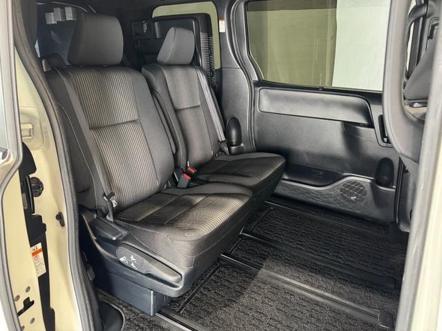 Ref:AUX-24254247 TOYOTA VOXY 2018 10 Ref:AUX-24254247 TOYOTA VOXY 2018 - Image 10
