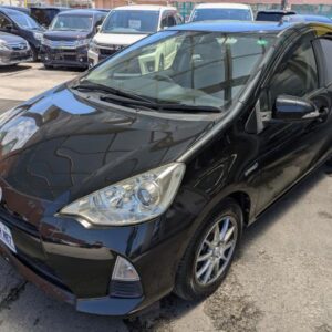 2013 Toyota Aqua black hybrid used car Japan export