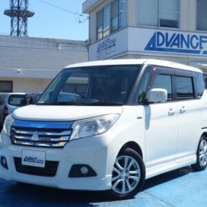 2017 Mitsubishi Delica D:2 pearl hybrid used car Japan export
