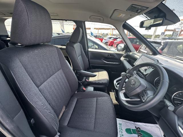Ref:AUX-24259571 TOYOTA NOAH 2023 4 Ref:AUX-24259571 TOYOTA NOAH 2023 - Image 4
