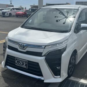2021 Toyota Voxy pearl gasoline used car Japan export