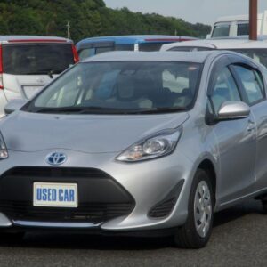 2021 Toyota Aqua silver gasoline used car Japan export