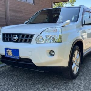2010 Nissan X-Trail pearl gasoline used car Japan export
