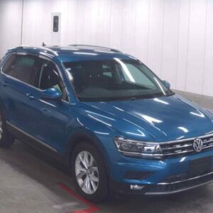 2018 Volkswagen Tiguan blue gasoline used car Japan export