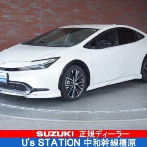 2023 Toyota Prius pearl gasoline used car Japan export
