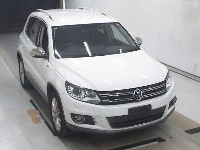 Ref:AUX-24264941 VOLKSWAGEN TIGUAN 2015 1 2015 Volkswagen Tiguan white gasoline used car Japan export