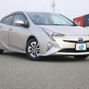2017 Toyota Prius gold hybrid used car Japan export