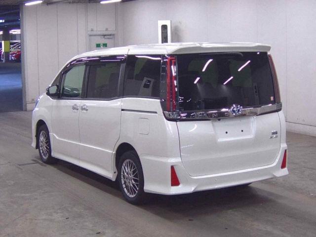 Ref:AUX-24265398 TOYOTA NOAH 2021 2 Ref:AUX-24265398 TOYOTA NOAH 2021 - Image 2