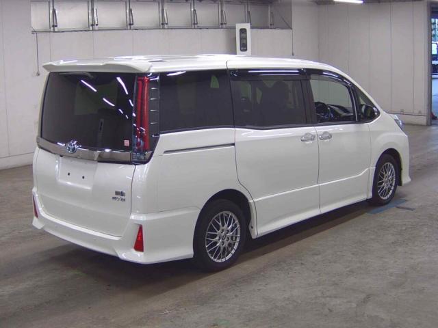 Ref:AUX-24265398 TOYOTA NOAH 2021 5 Ref:AUX-24265398 TOYOTA NOAH 2021 - Image 5