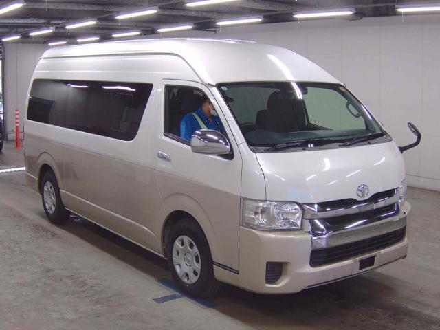 Ref:AUX-24265526 TOYOTA HIACE WAGON 2019 1 2019 Toyota Hiace Wagon pearl gasoline used car Japan export