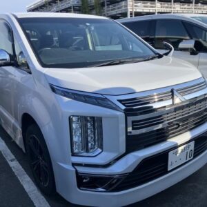 2023 Mitsubishi Delica D:5 pearl diesel used car Japan export