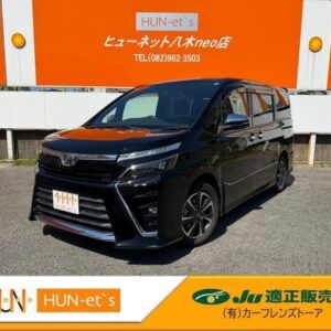 2018 Toyota Voxy black gasoline used car Japan export