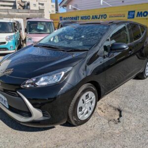 2022 Toyota Aqua black hybrid used car Japan export