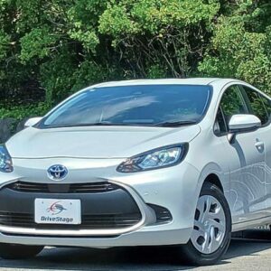 2024 Toyota Aqua pearl hybrid used car Japan export