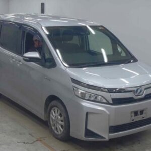 2018 Toyota Voxy silver gasoline used car Japan export