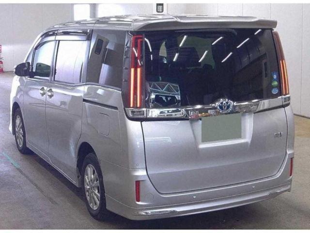 Ref:AUX-24280822 TOYOTA NOAH 2021 2 Ref:AUX-24280822 TOYOTA NOAH 2021 - Image 2