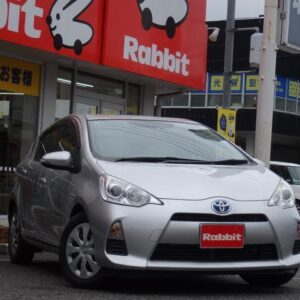 2012 Toyota Aqua silver hybrid used car Japan export