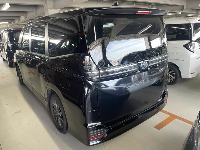 Ref:AUX-24285437 TOYOTA VOXY 2023 2 Ref:AUX-24285437 TOYOTA VOXY 2023 - Image 2