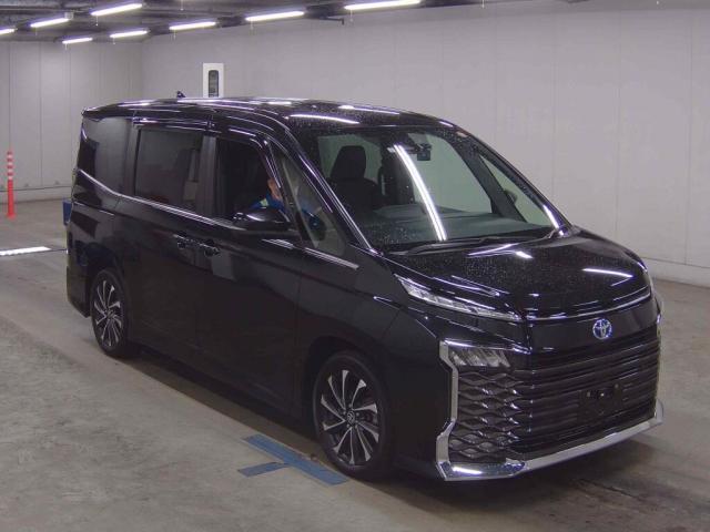 Ref:AUX-24285451 TOYOTA VOXY 2023 1 2023 Toyota Voxy black gasoline used car Japan export